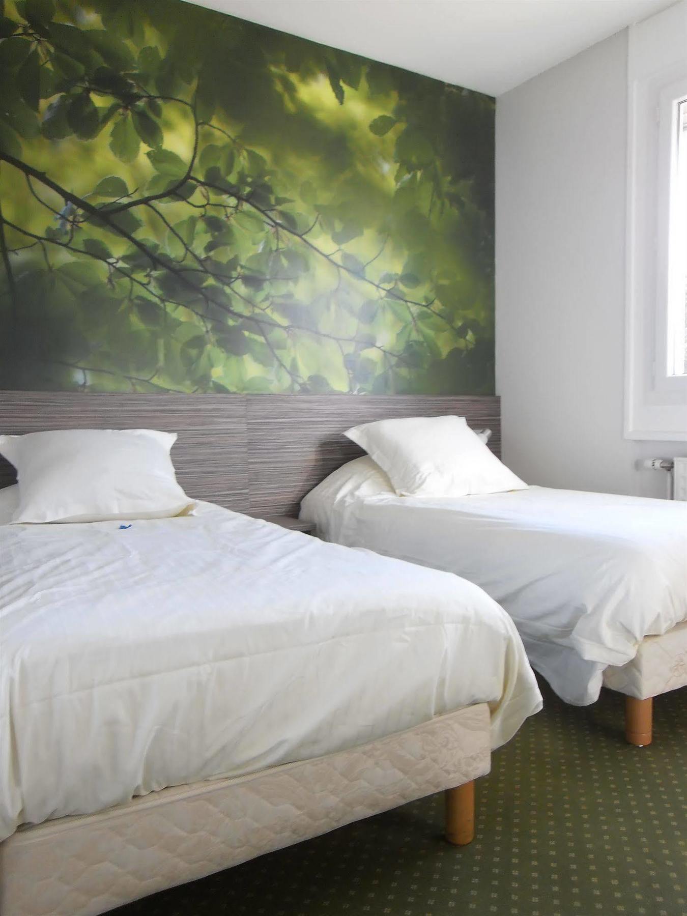The Originals City, Hotel Dau Ly, Lyon Est Bron Bagian luar foto