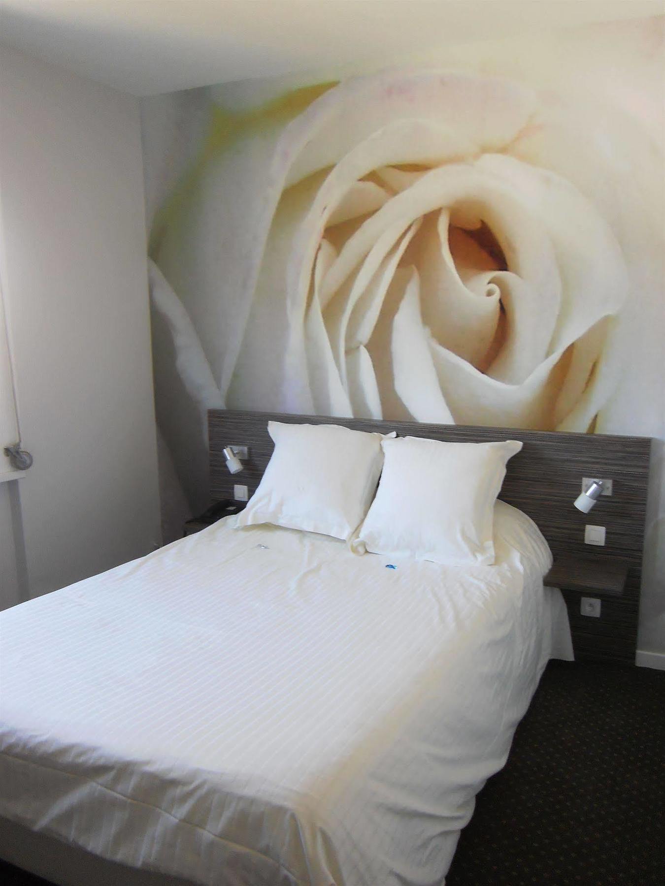 The Originals City, Hotel Dau Ly, Lyon Est Bron Bagian luar foto