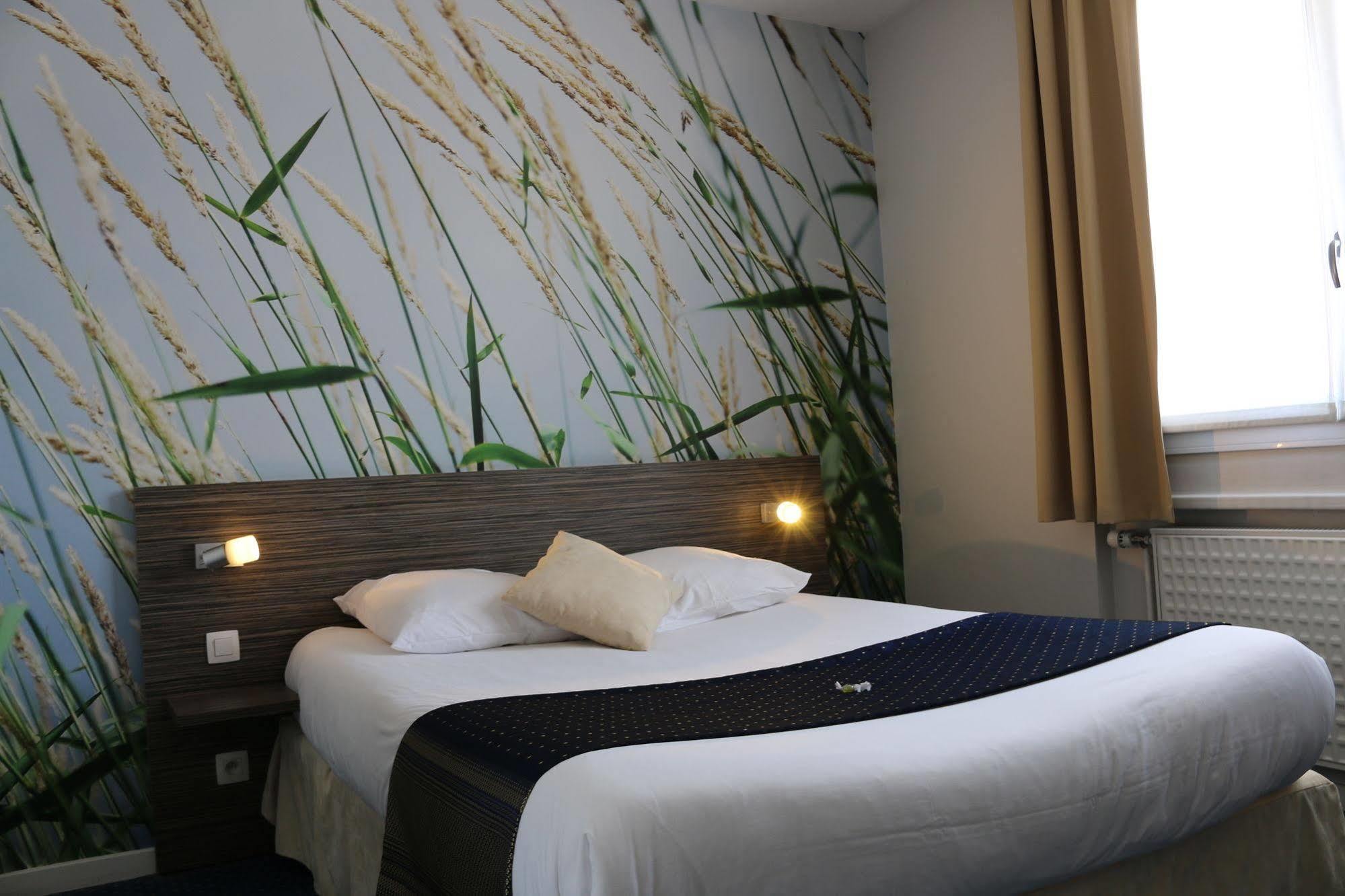 The Originals City, Hotel Dau Ly, Lyon Est Bron Bagian luar foto